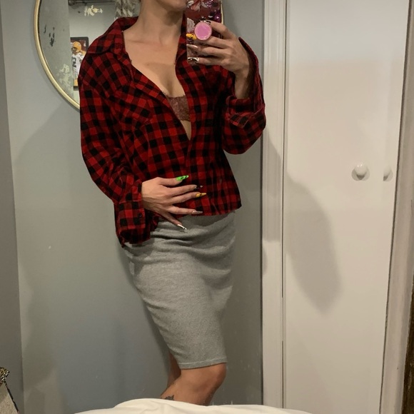 Hot Topic short cut flannel button down. - Picture 5 of 9